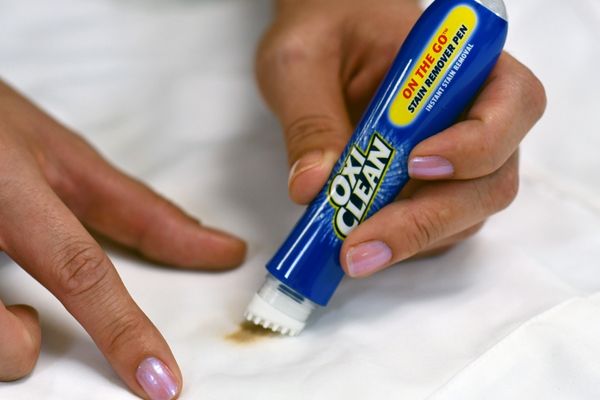 how to get mascara out of clothes