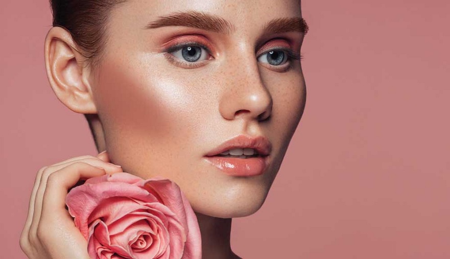 What color eyeliner for blue eyes brown hair