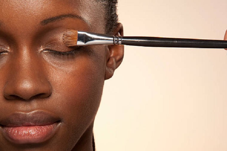 white eyeshadow looks on brown skin