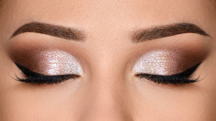 White Eyeshadow Looks (12 Most Stunning Ideas)